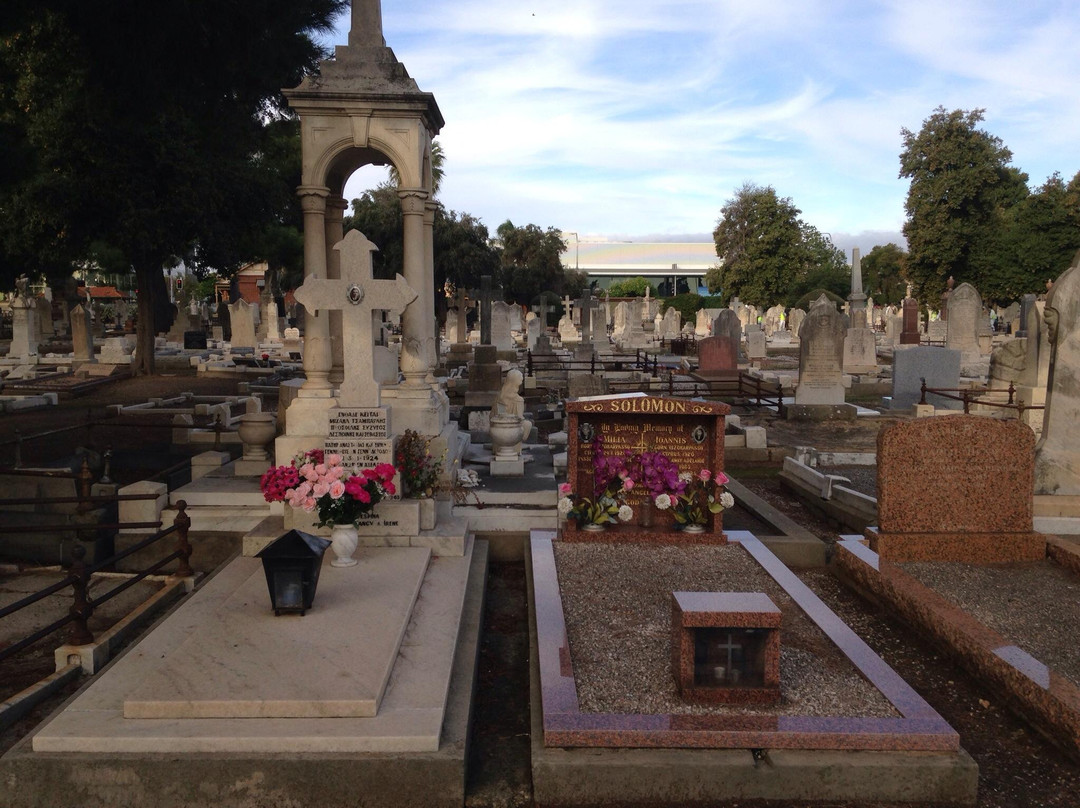 West Terrace Cemetery景点图片
