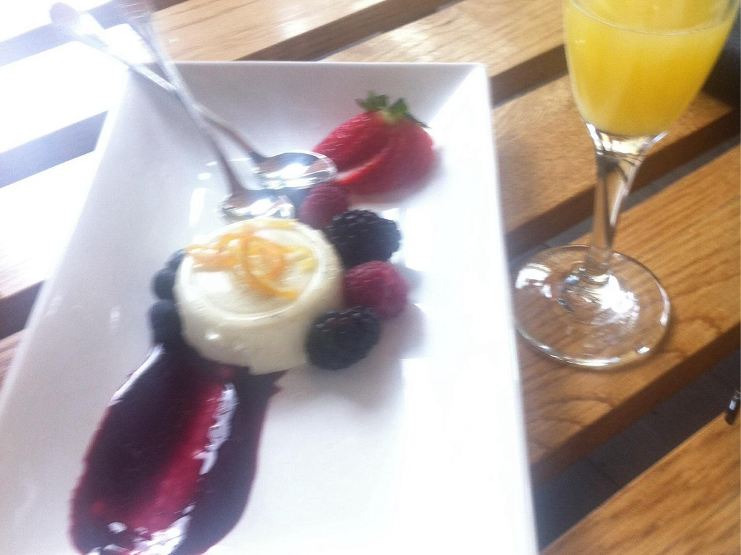 SP2 Communal Bar + Restaurant