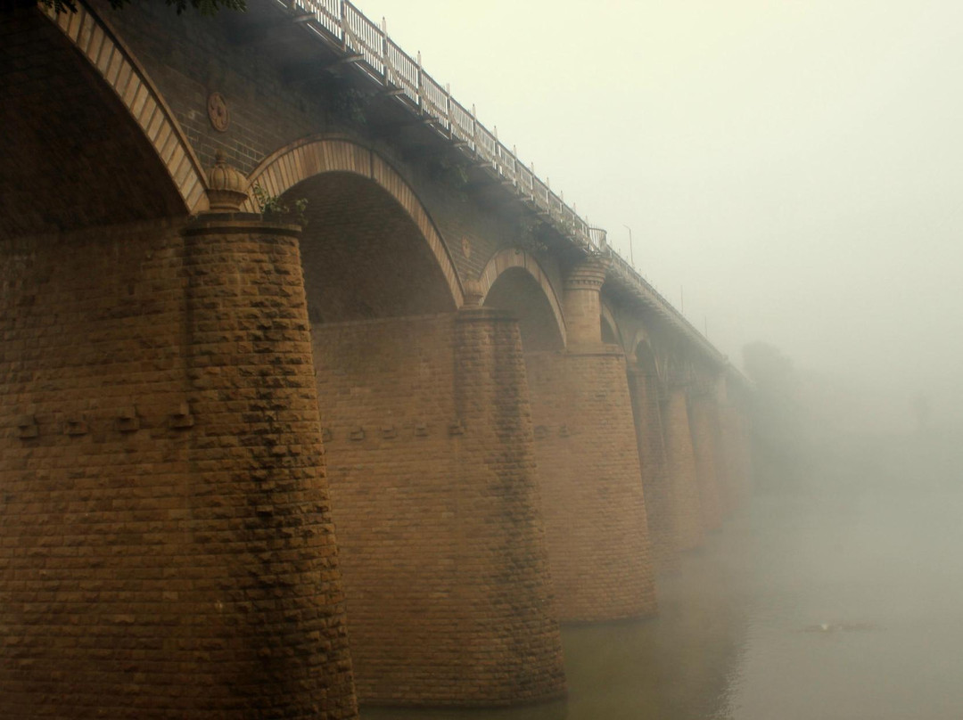 Irwin Bridge景点图片
