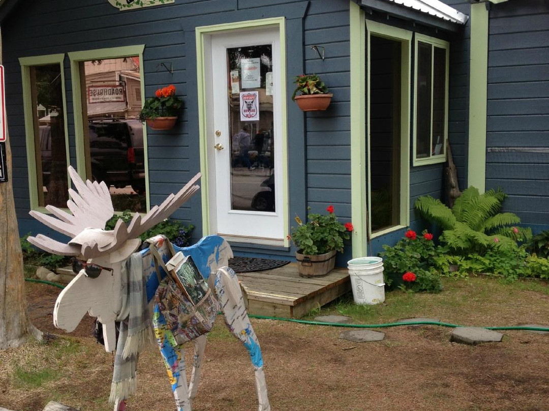 House of Seven Trees主图