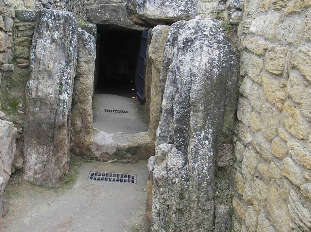 Dolmen del Romeral景点图片