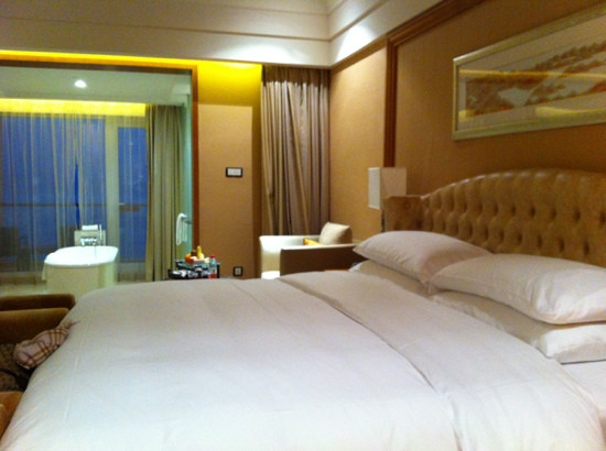 千岛湖滨江希尔顿酒店主图