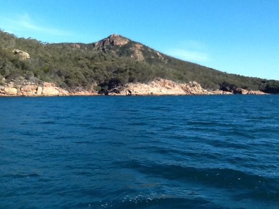 Wineglass Bay Cruises-科尔斯湾必去景点