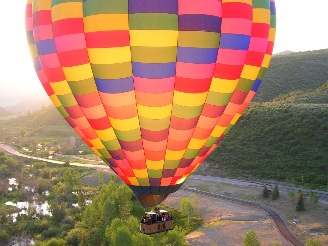 Above It All Balloon Company-斯诺马斯村必去景点