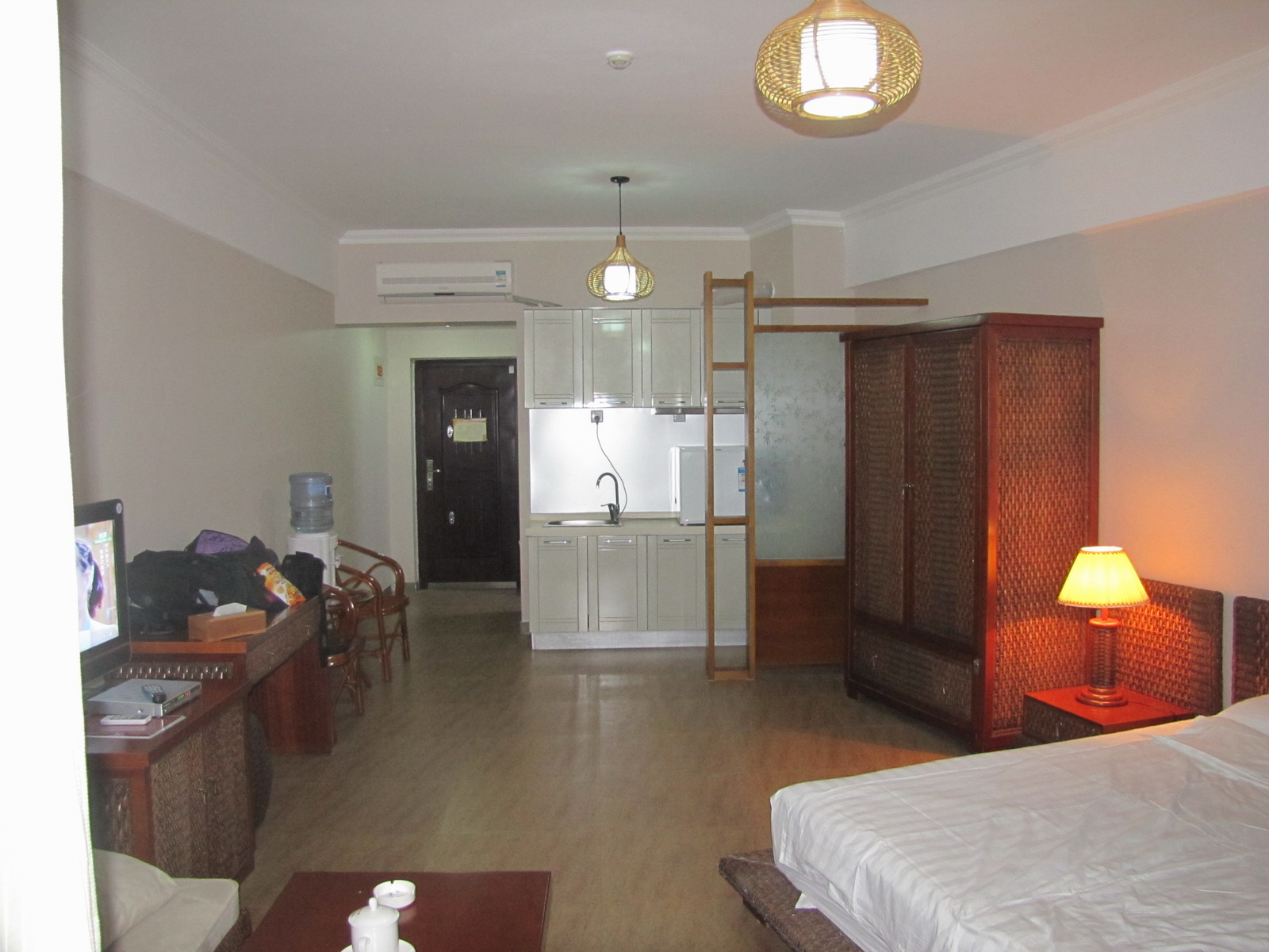 半岛假日公寓-客卧