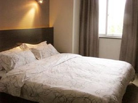 武汉苏瓦酒店-客卧