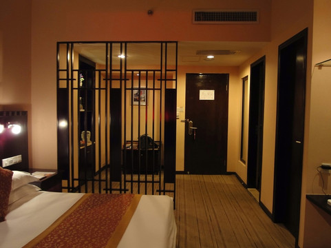 聚春园大酒店主图