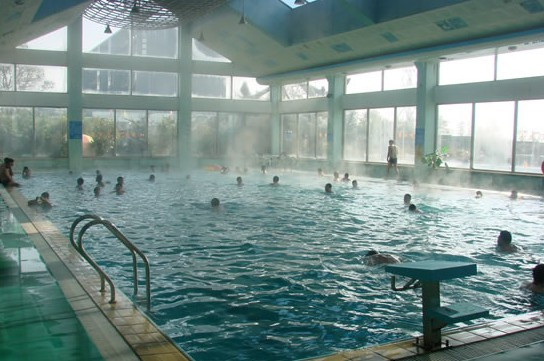 新空间温泉度假村主图