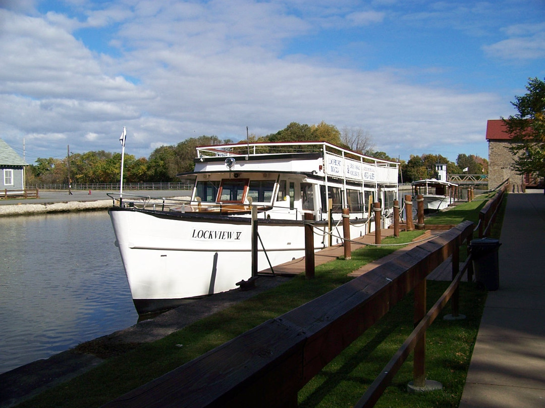 Lockport Locks & Erie Canal Cruises-Lockport必去景点