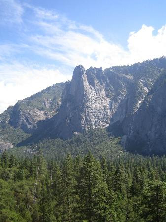 Yosemite Mountaineering School景点图片