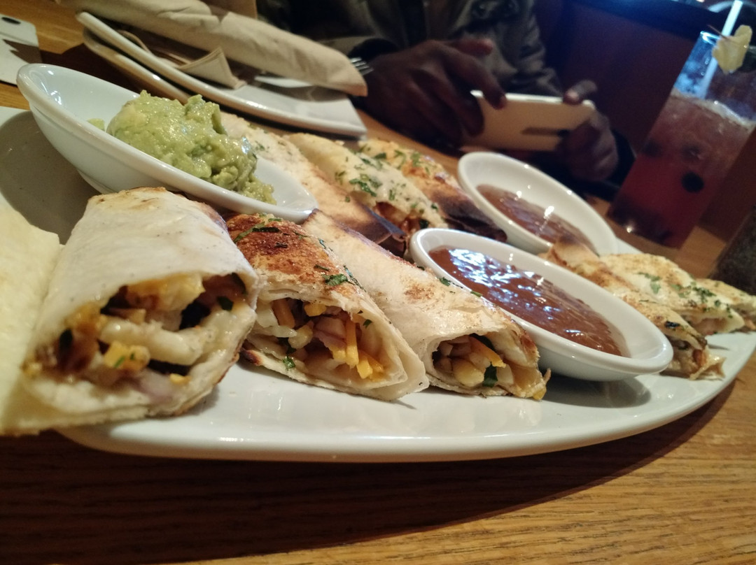 California Pizza Kitchen at Bridgewater Commons