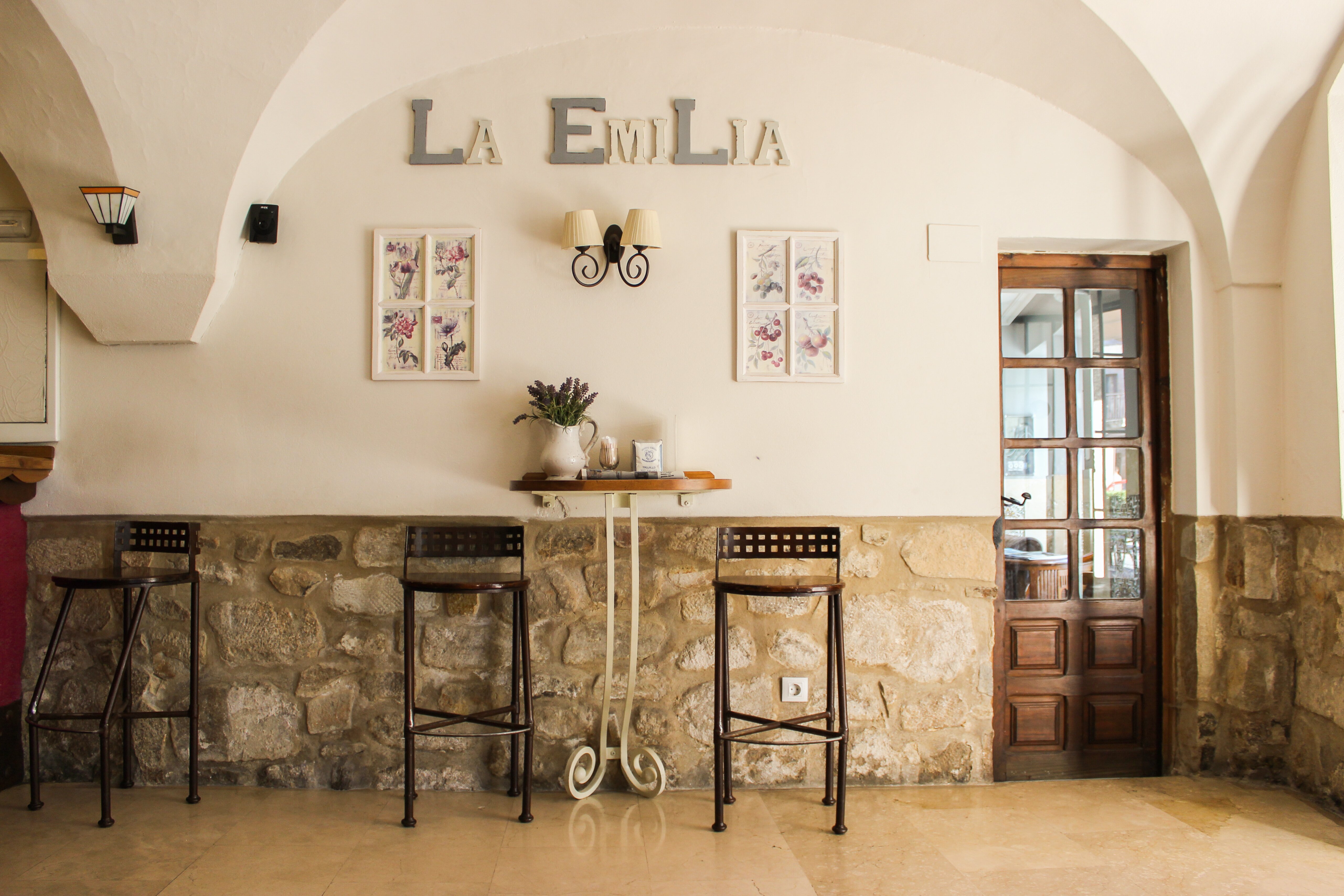 Hostal Restaurante Emilia-官方