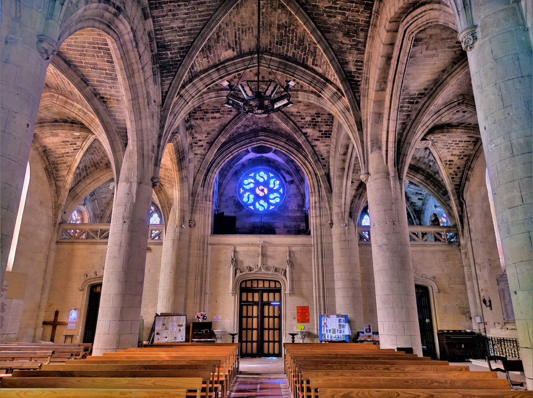 Église Catholique Saint-Jean-Baptiste à Coutras景点图片