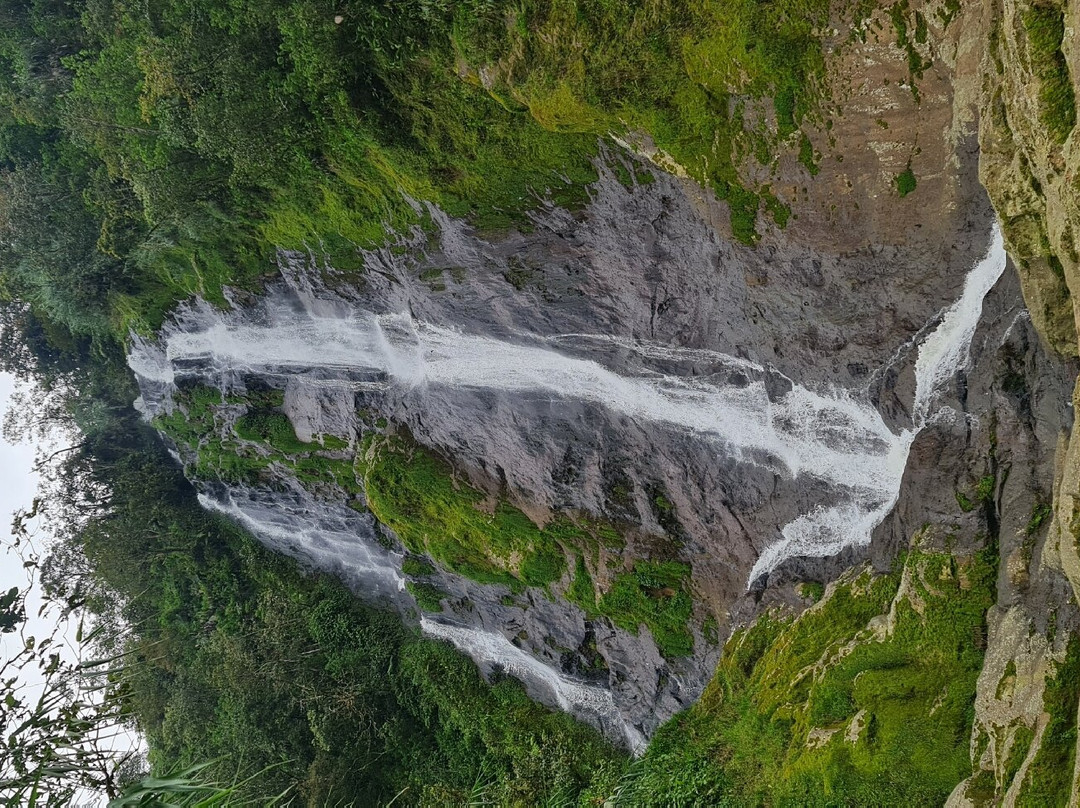 Sikarim Waterfall景点图片