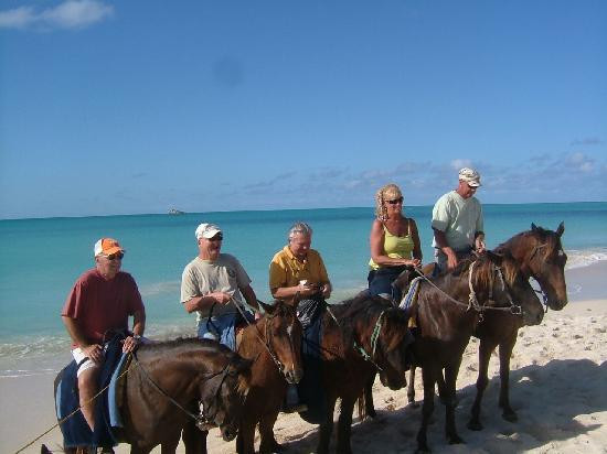 Dickenson Bay-安提瓜必去景点