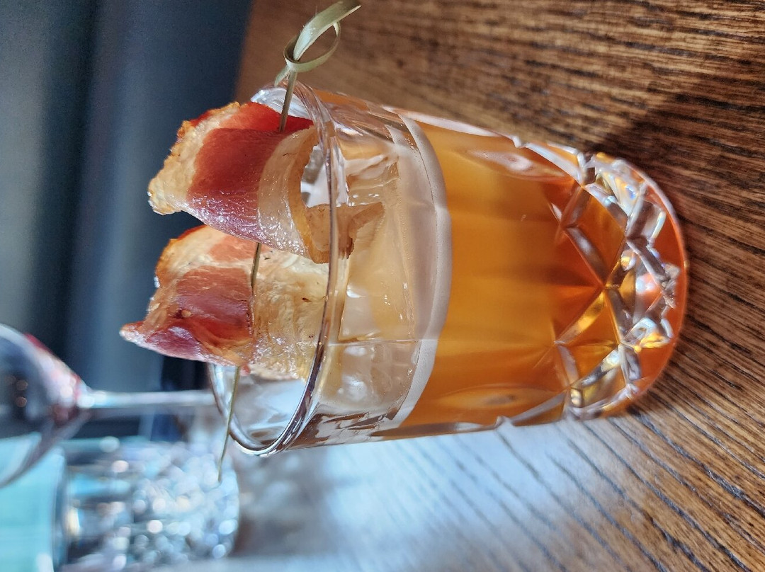 Reds Kitchen & Wine Bar