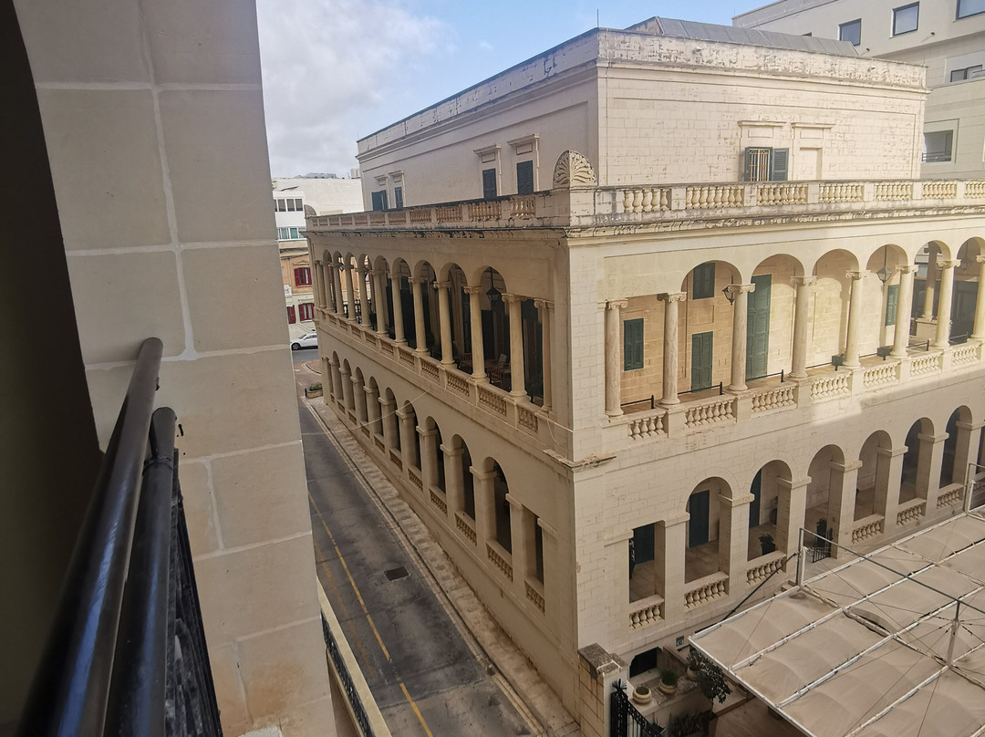 维多利亚酒店主图