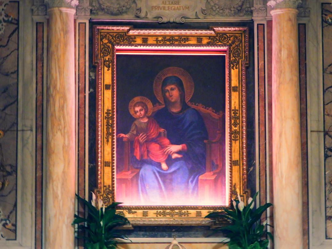 Badia della Santissima Trinita'景点图片