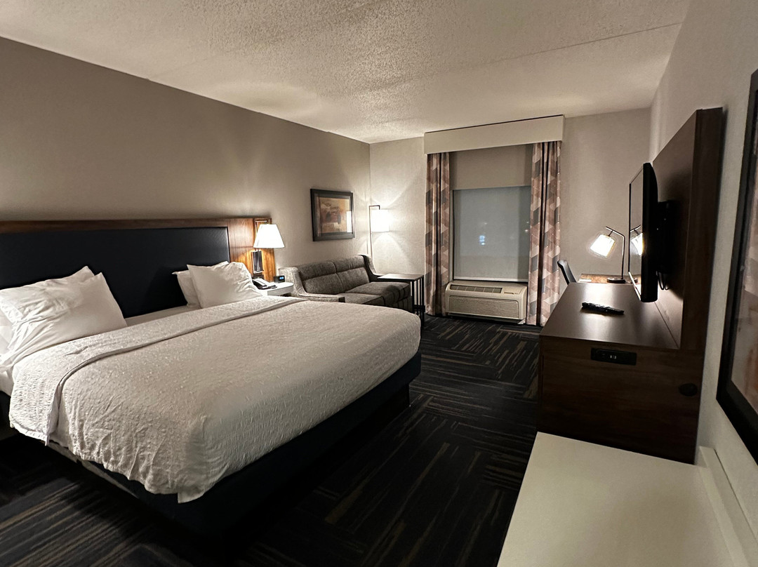 Hampton Inn & Suites Plattsburgh主图