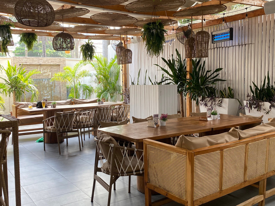 Lala's Bistro