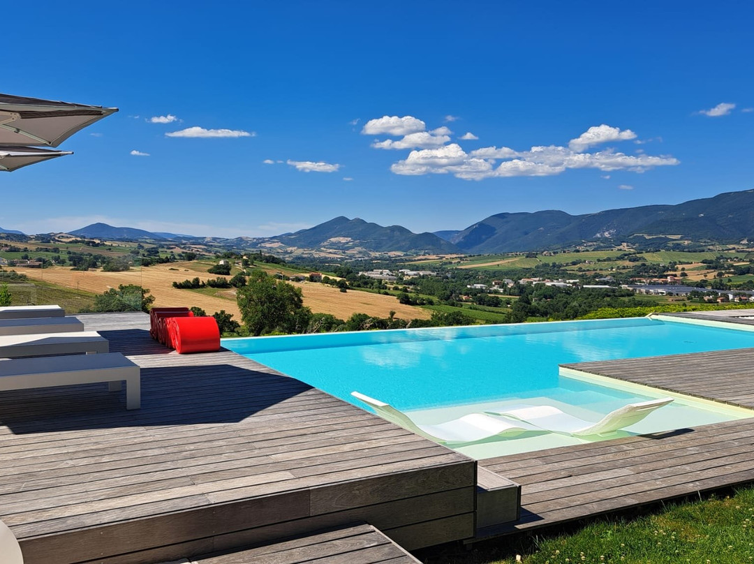 Serre Alte Landscape Luxury Rooms主图
