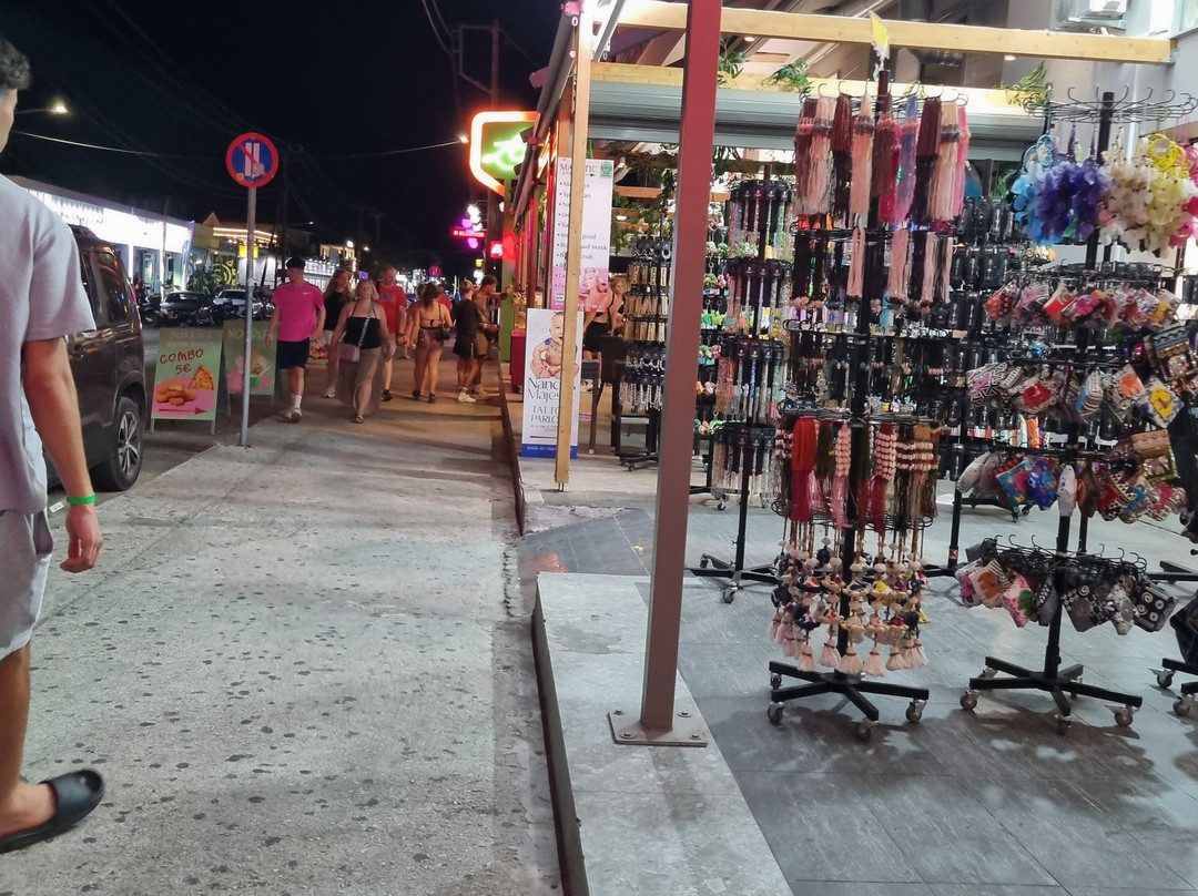 Village Inn Studios & Family Apartments主图