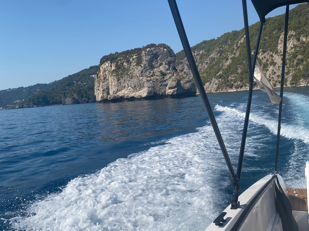 Merianos Boats & Sports景点图片