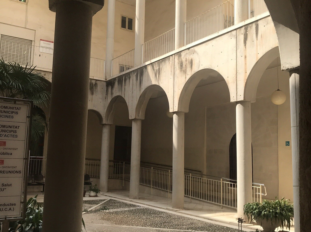 Antiguo Hospital Real景点图片