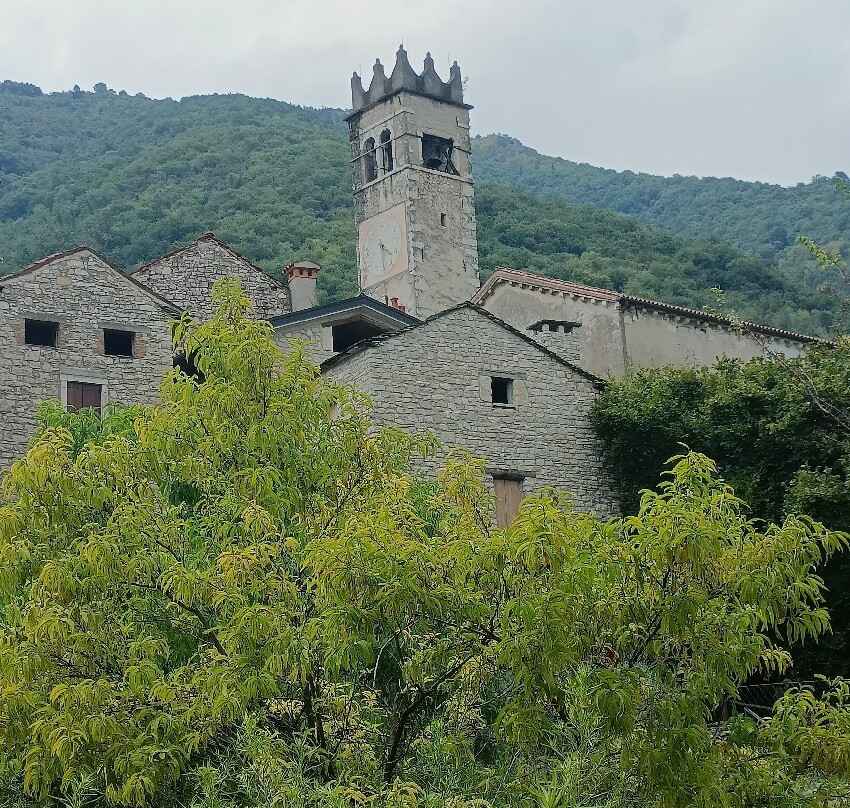 Giro Laghi Di Revine e Via Dei Murales景点图片
