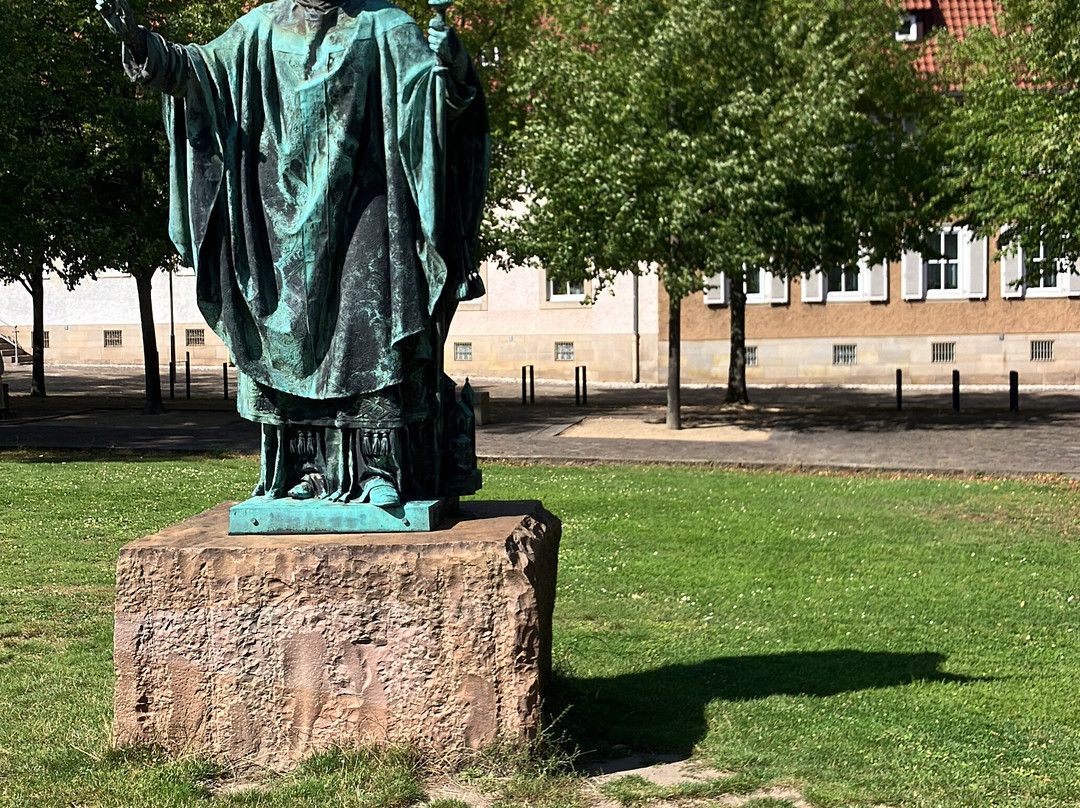 Bernward-denkmal