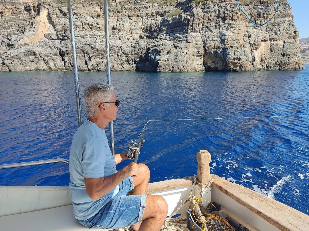 Antonios Boat Tours-Kaloi Limenes必去景点