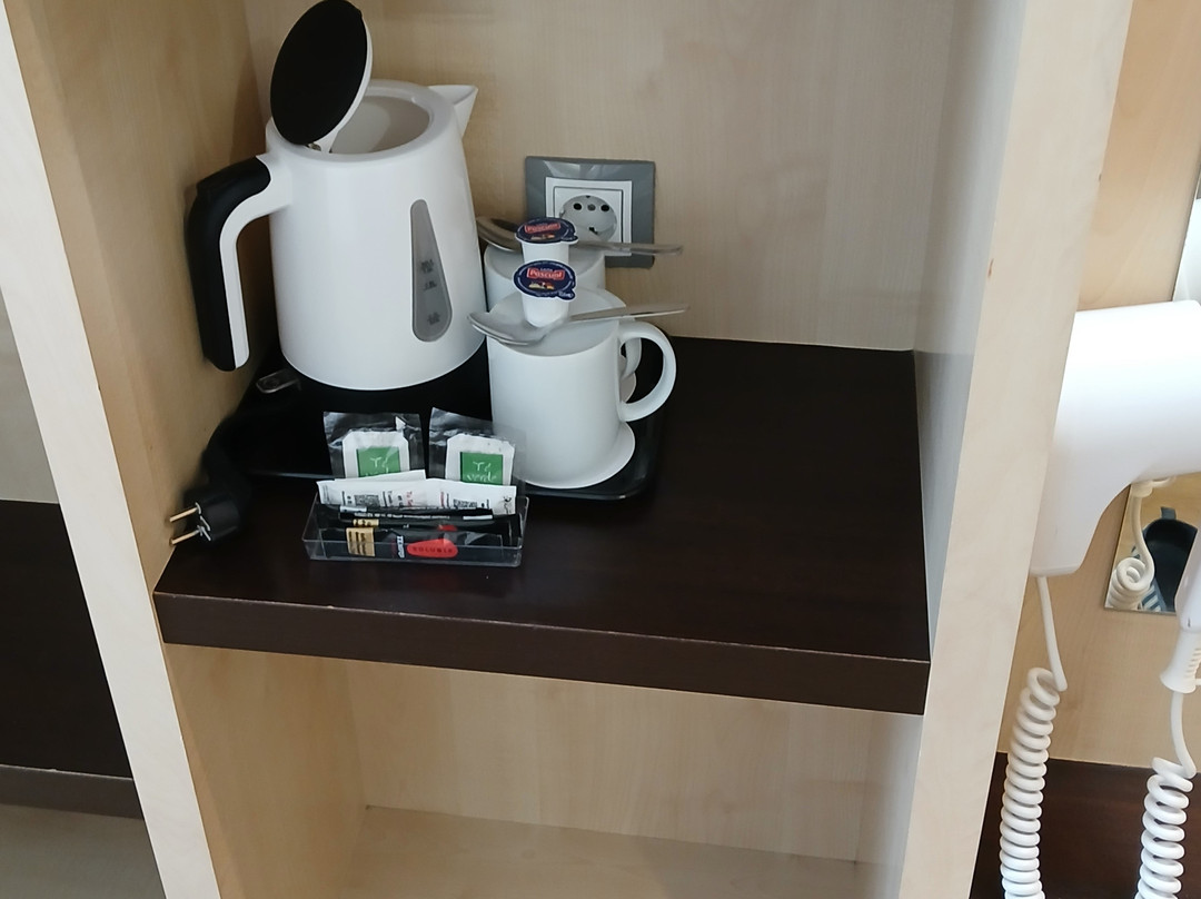 瓦伦西亚博内尔快捷假日酒店主图