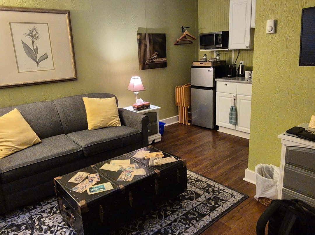 The Woodview Inn主图