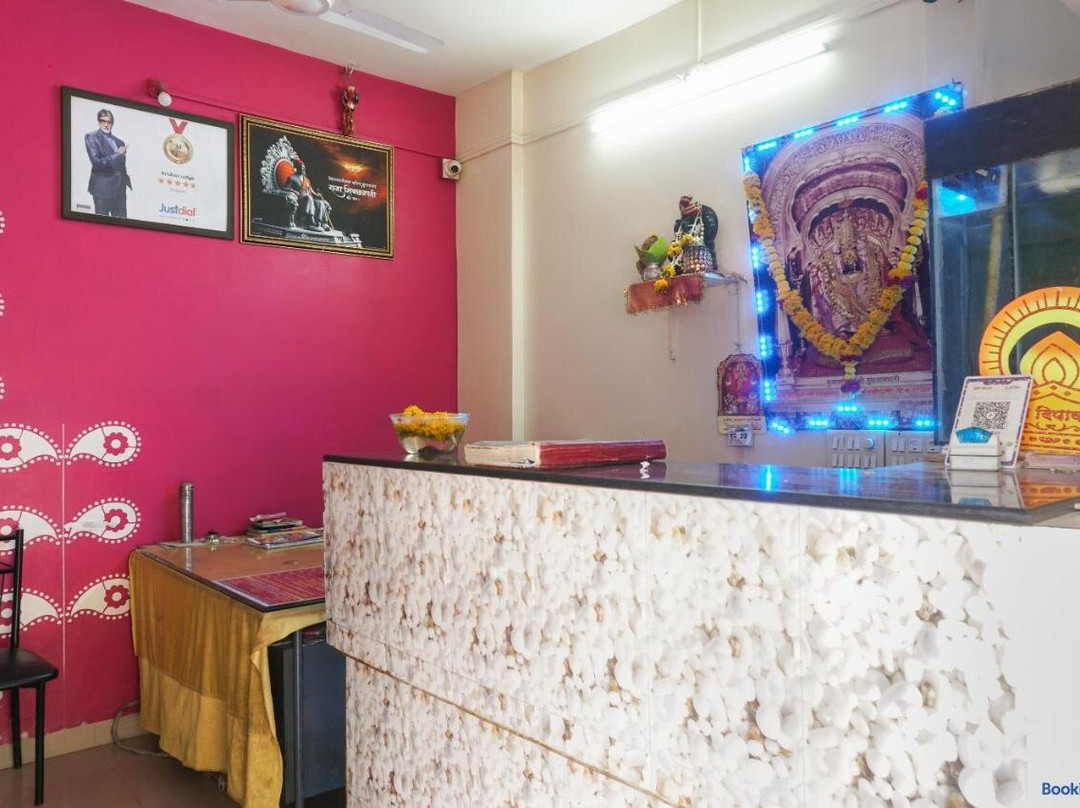 SPOT ON 67110 Krishna Lodge