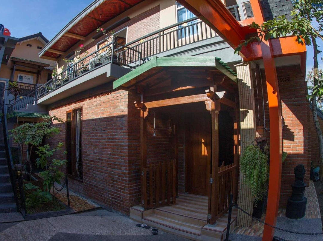 Crown Guest House