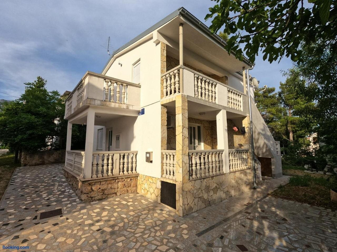 Apartments Lana - 30 m from the Sea