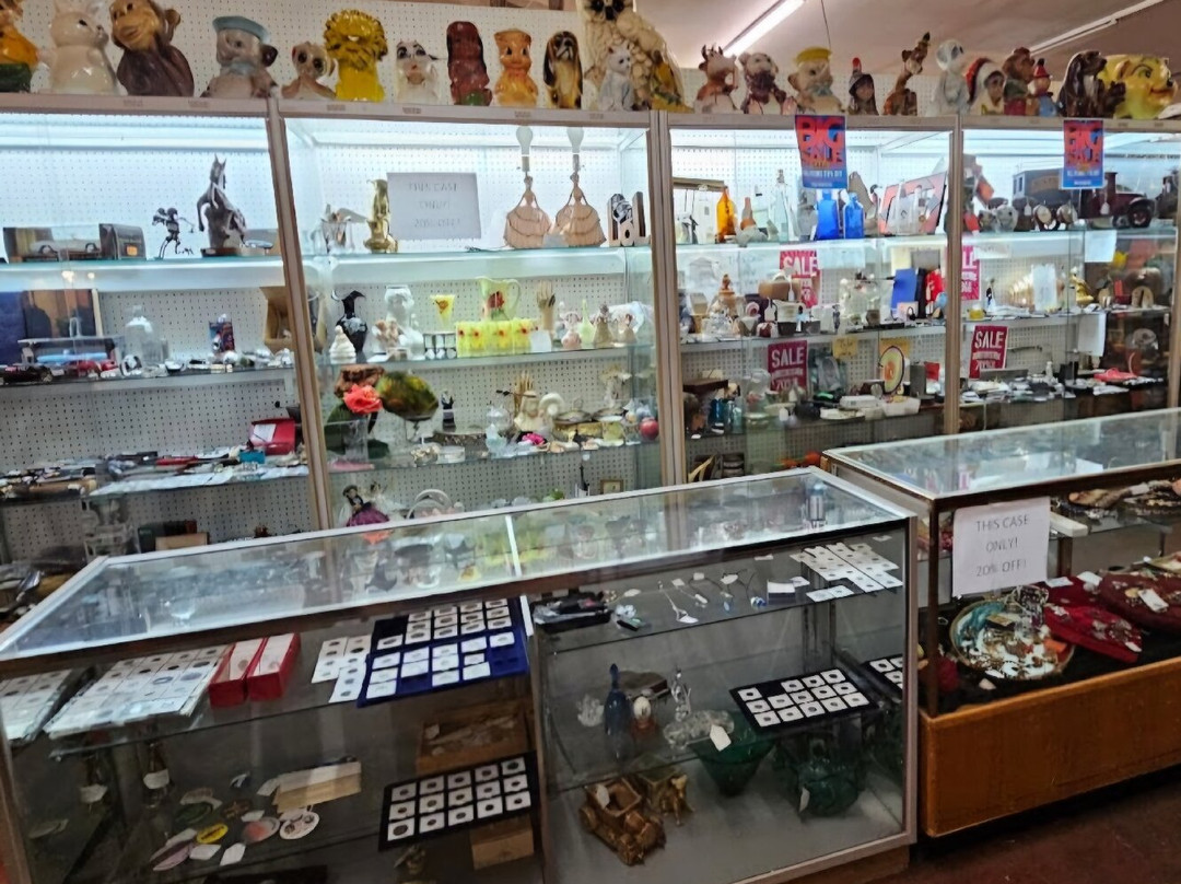 Hickory Tree Antique Mall-Beckley必去景点