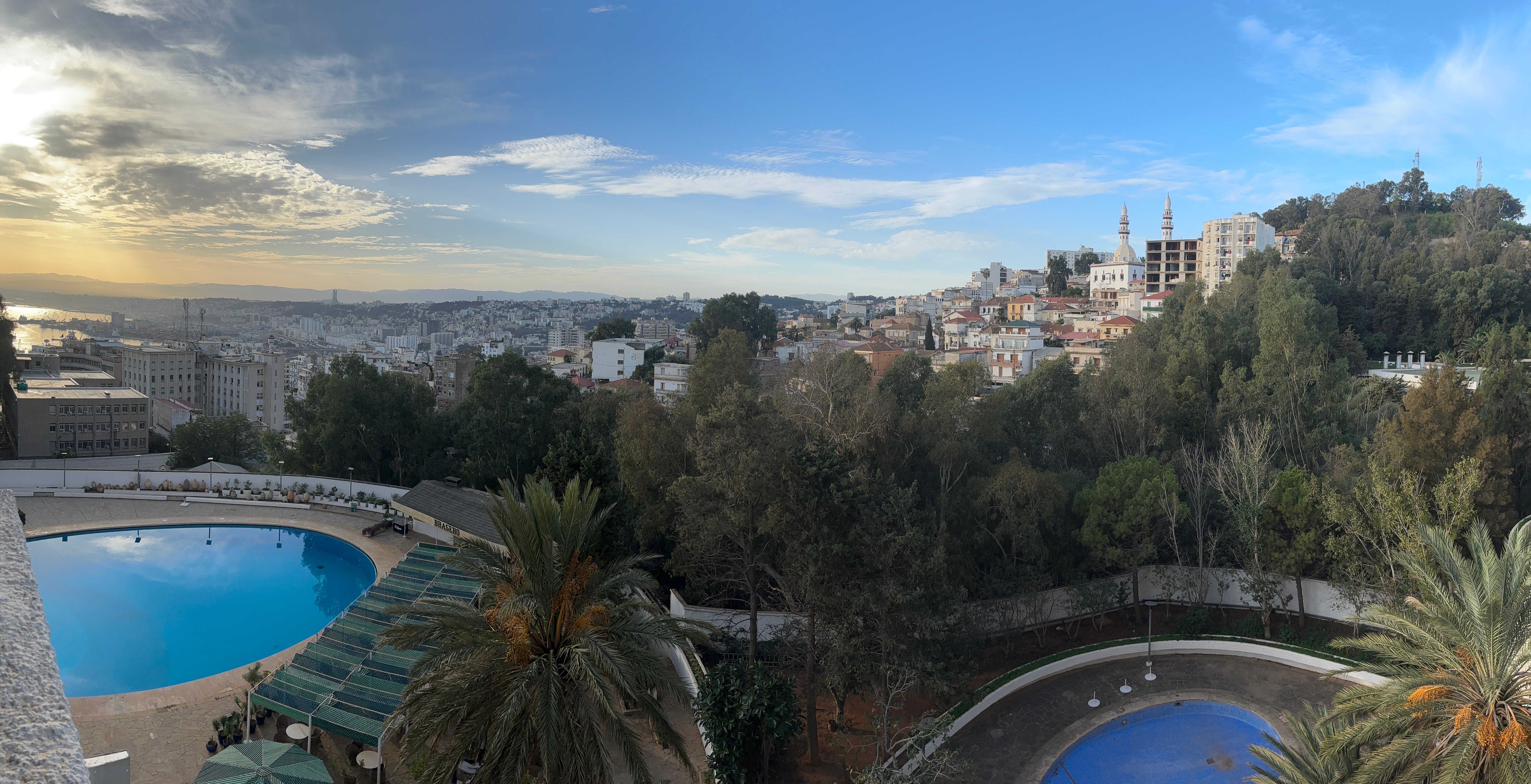 El Aurassi Hotel-浴室