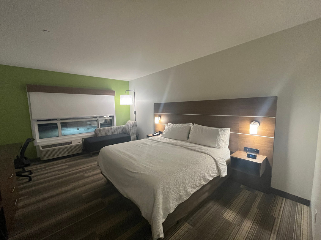 Holiday Inn Express & Suites Edmonton Sw – Windermere By IHG主图