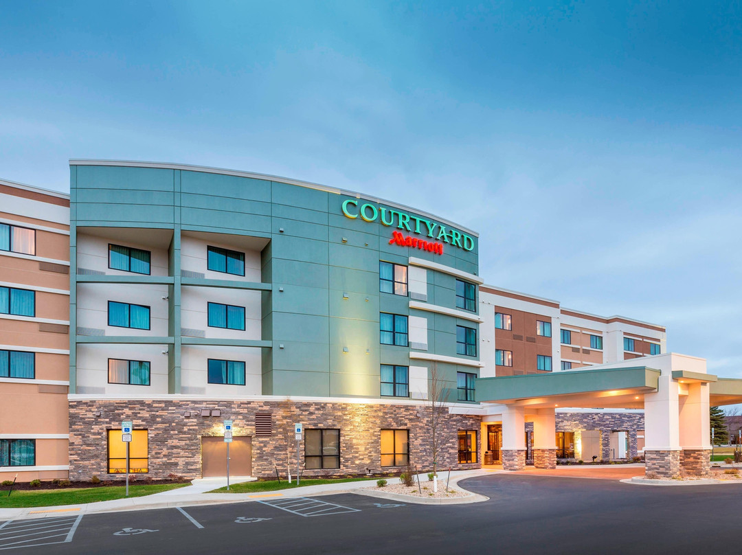 Courtyard by Marriott Bismarck North