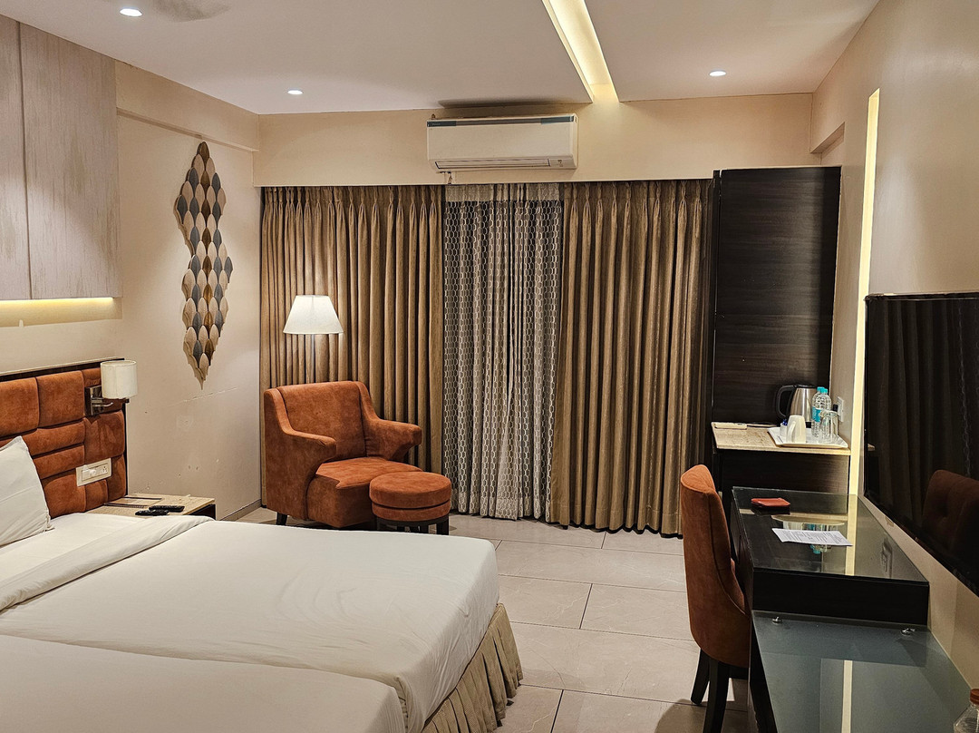 The Flora Grand主图