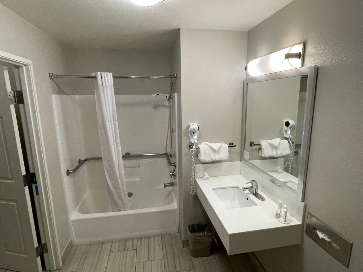 阿尔伯克基机场呗盟酒店-浴室