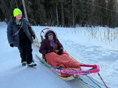 Sluice Box Sled Dogs-费尔班克斯必去景点