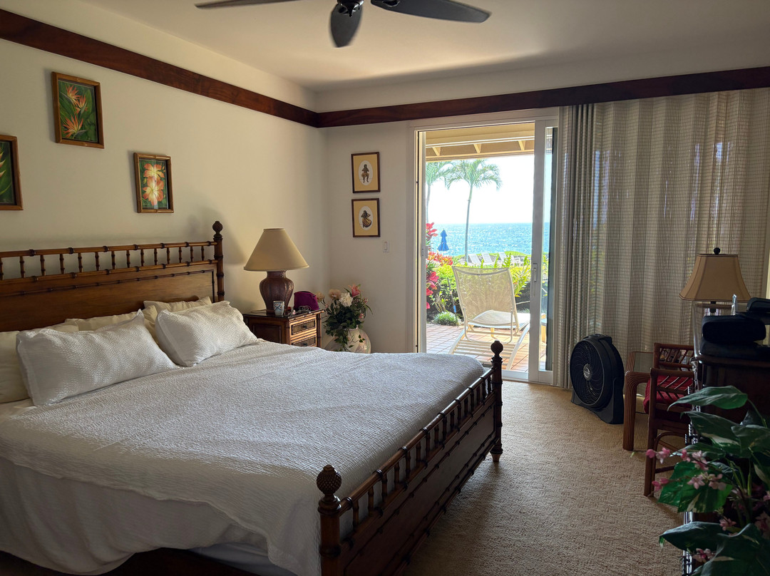 Whalers Cove Oceanfront Resort主图