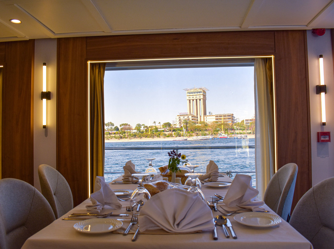 Obelisk Sailing Restaurants