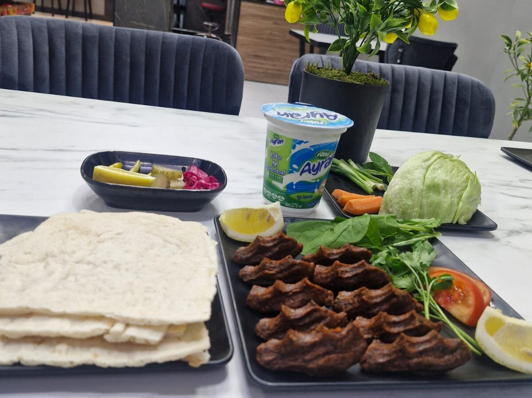 Meşhur Çiğköfteci Burak Ayaz 2. Şube