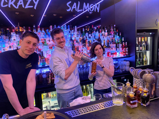 Cours De Cocktails Au Crazy Salmon-里昂必去景点