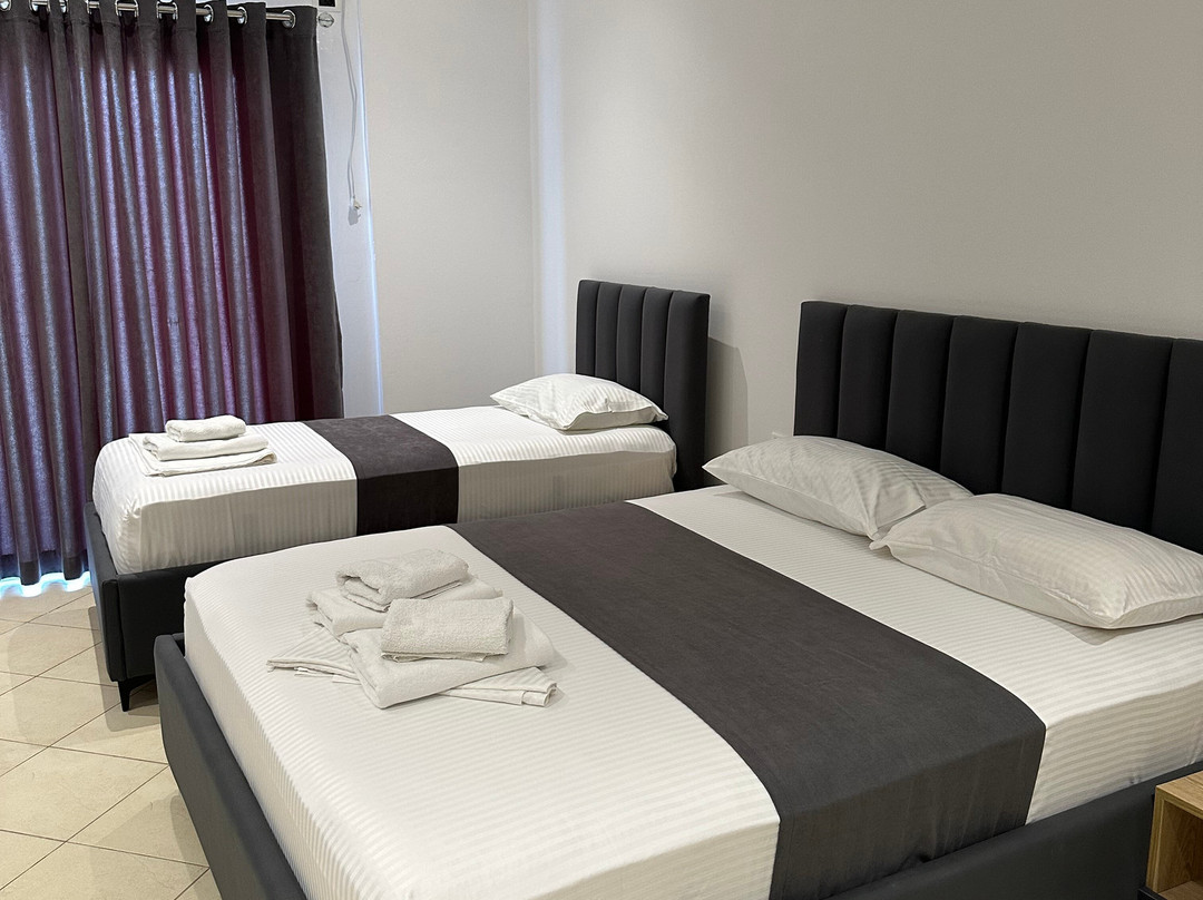 Esmerald Hotel主图