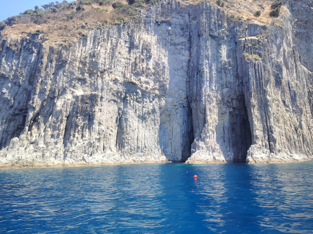 Beluga - Day Tours-Ponza Island必去景点