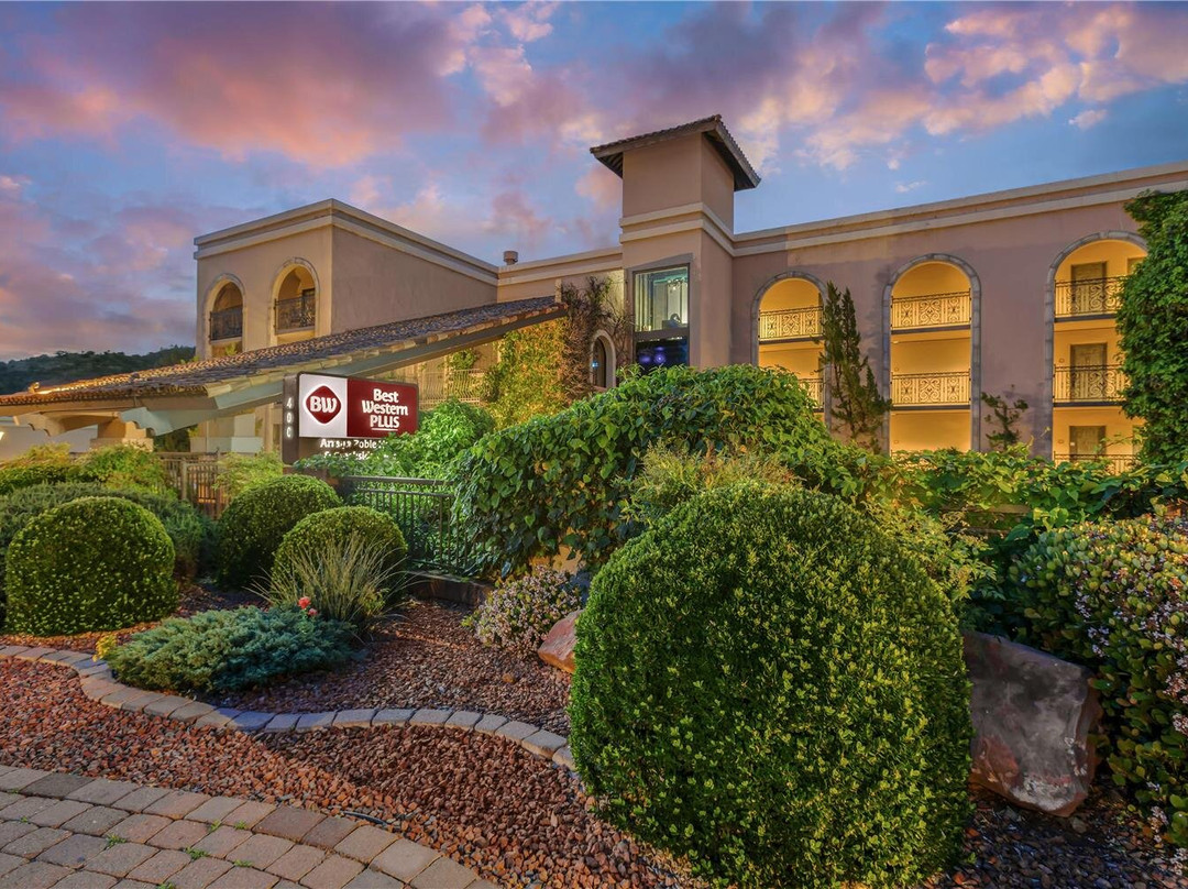 Best Western Plus Arroyo Roble Hotel & Creekside Villas